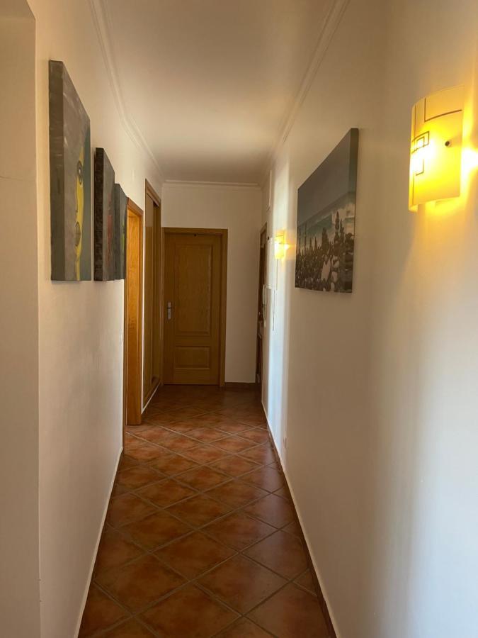 2 Bedrooms Apartment Vale Parra Praia Da Gale In A Privat Condominio Guia  Zewnętrze zdjęcie