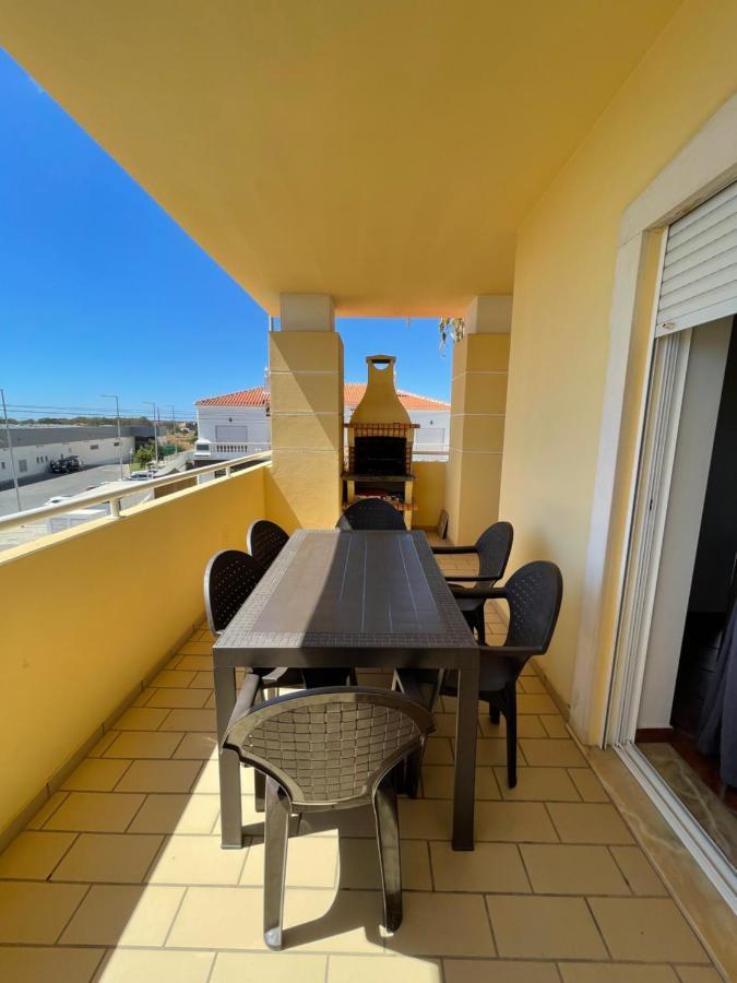 2 Bedrooms Apartment Vale Parra Praia Da Gale In A Privat Condominio Guia  Zewnętrze zdjęcie
