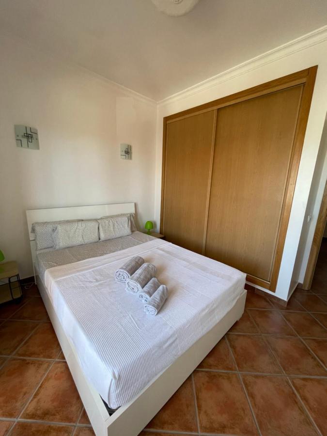 2 Bedrooms Apartment Vale Parra Praia Da Gale In A Privat Condominio Guia  Zewnętrze zdjęcie
