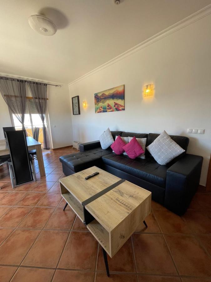 2 Bedrooms Apartment Vale Parra Praia Da Gale In A Privat Condominio Guia  Zewnętrze zdjęcie